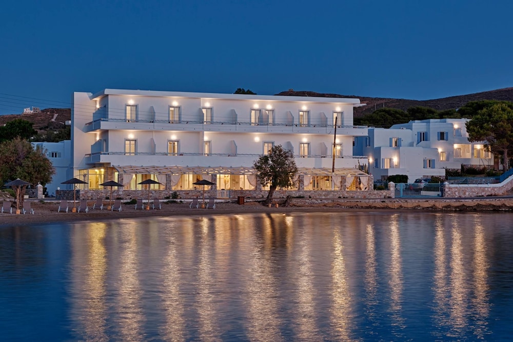 Di Mare in Ano Syros, Greece