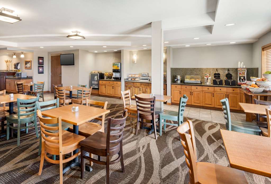 AmericInn by Wyndham Laramie Near University of Wyoming - photo 18