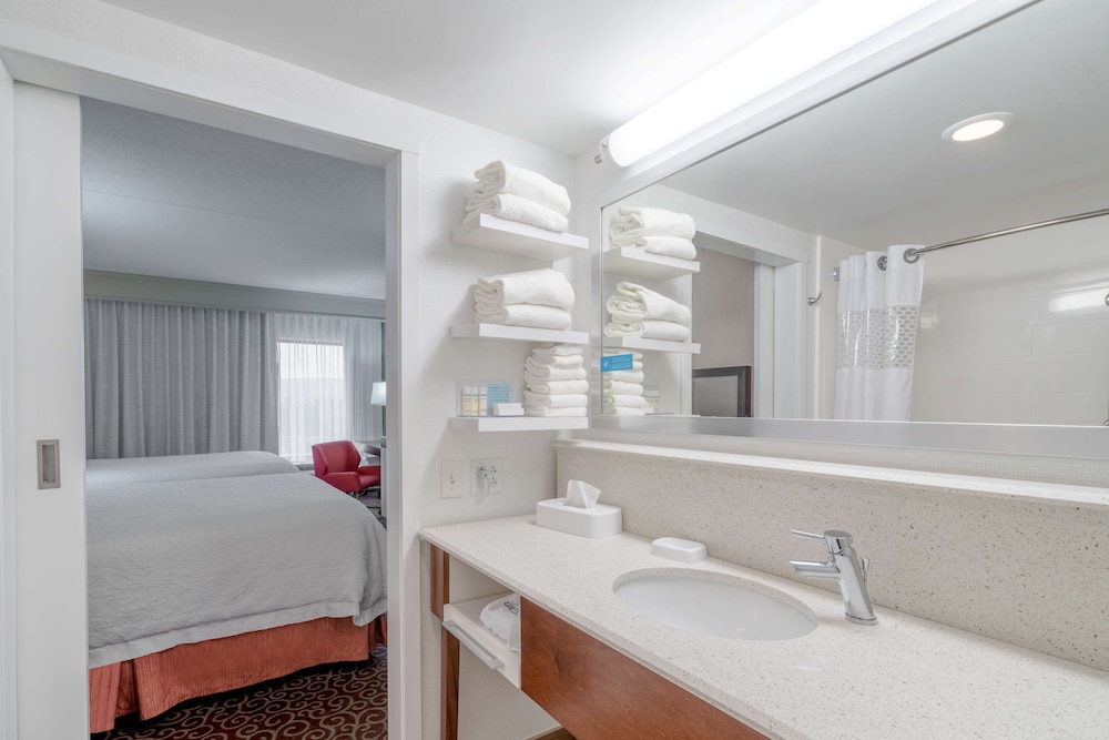 Hampton Inn Frostburg - photo 15