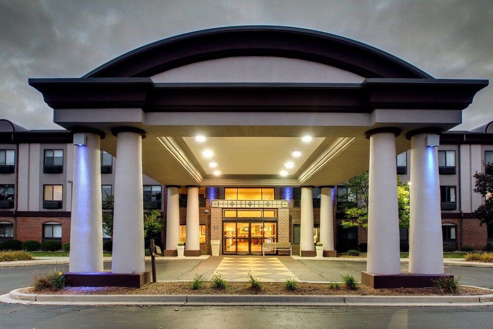 Holiday Inn Express Milwaukee North Brown Deer Mequon by IHG - photo 43