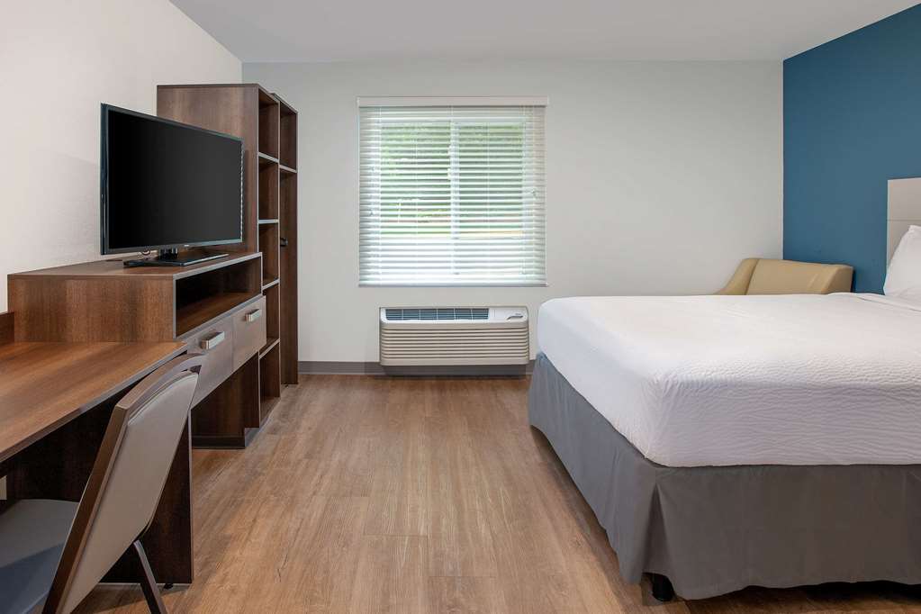 WoodSpring Suites Washington DC Northeast Greenbelt - photo 12
