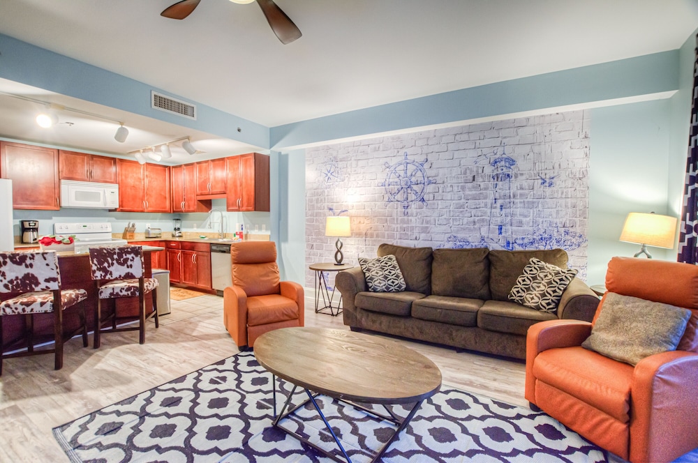 Laketown Wharf Resort by Aneliya's Rentals - photo 566