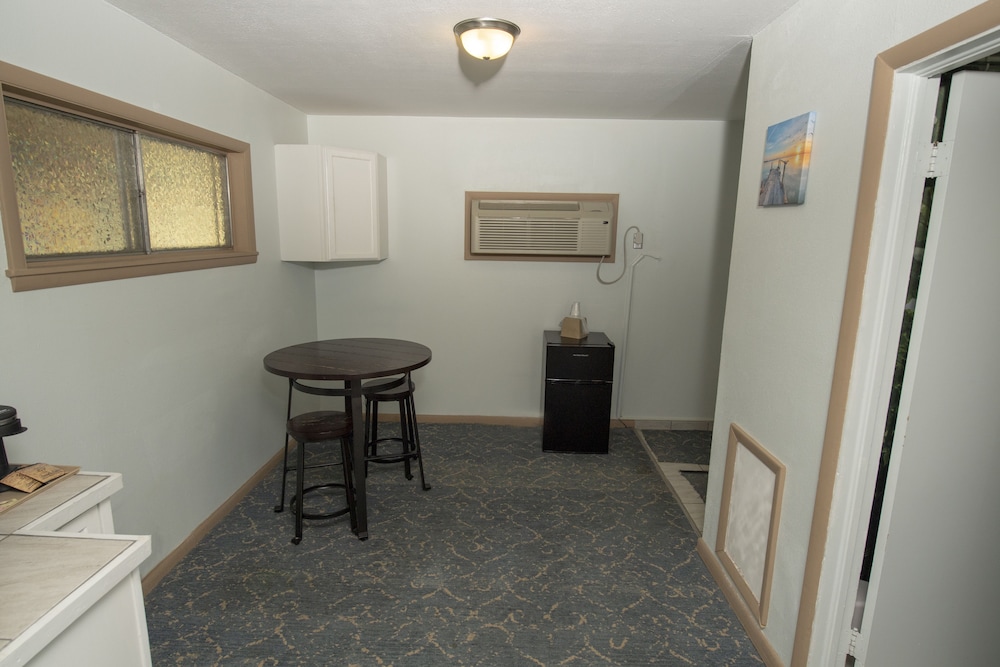 Tower 64 Motel & RV - photo 33