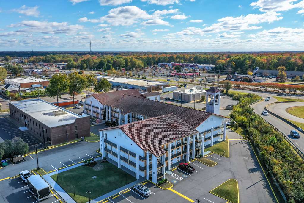 Econo Lodge Richmond North Chesterfield - photo 11