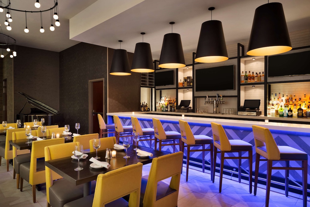 Hilton Garden Inn New York Times Square South - photo 34