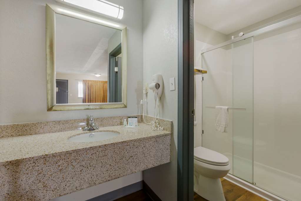 Quality Inn Columbus East - photo 14