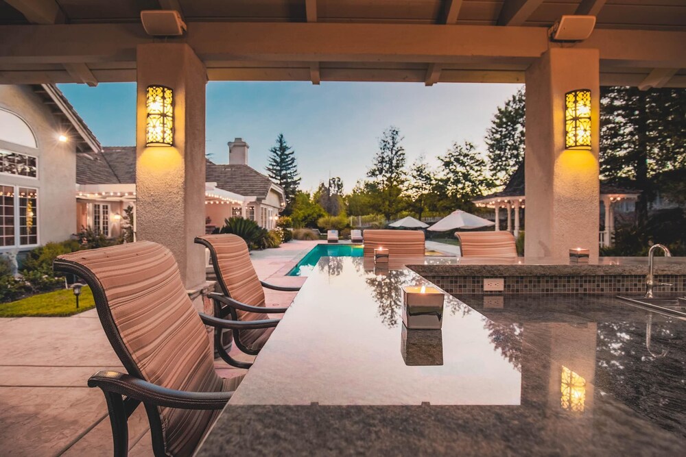 La Barrique by AvantStay Sleeps 22 14 Acre Estate Secluded in Wine Country - photo 24