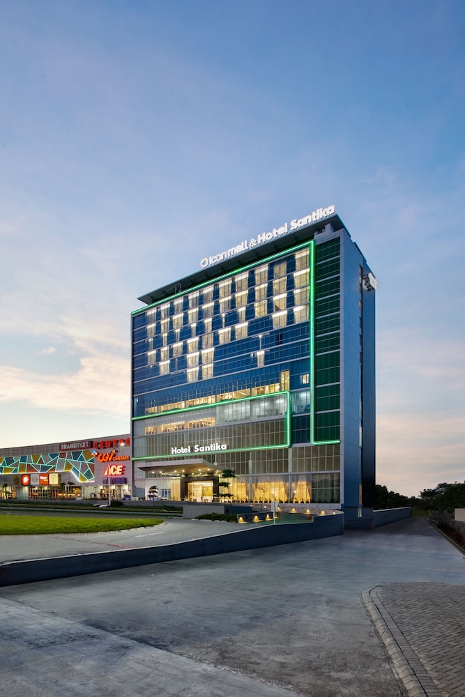 Hotel Santika Gresik - carbon neutral hotel in Gresik