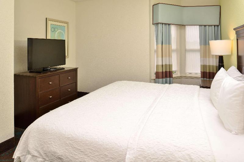 Hampton Inn & Suites Newport News - photo 92