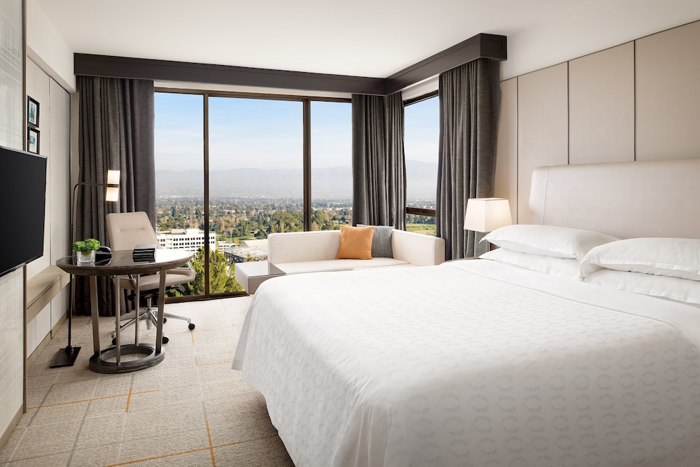 Sheraton Universal Hotel - photo 19