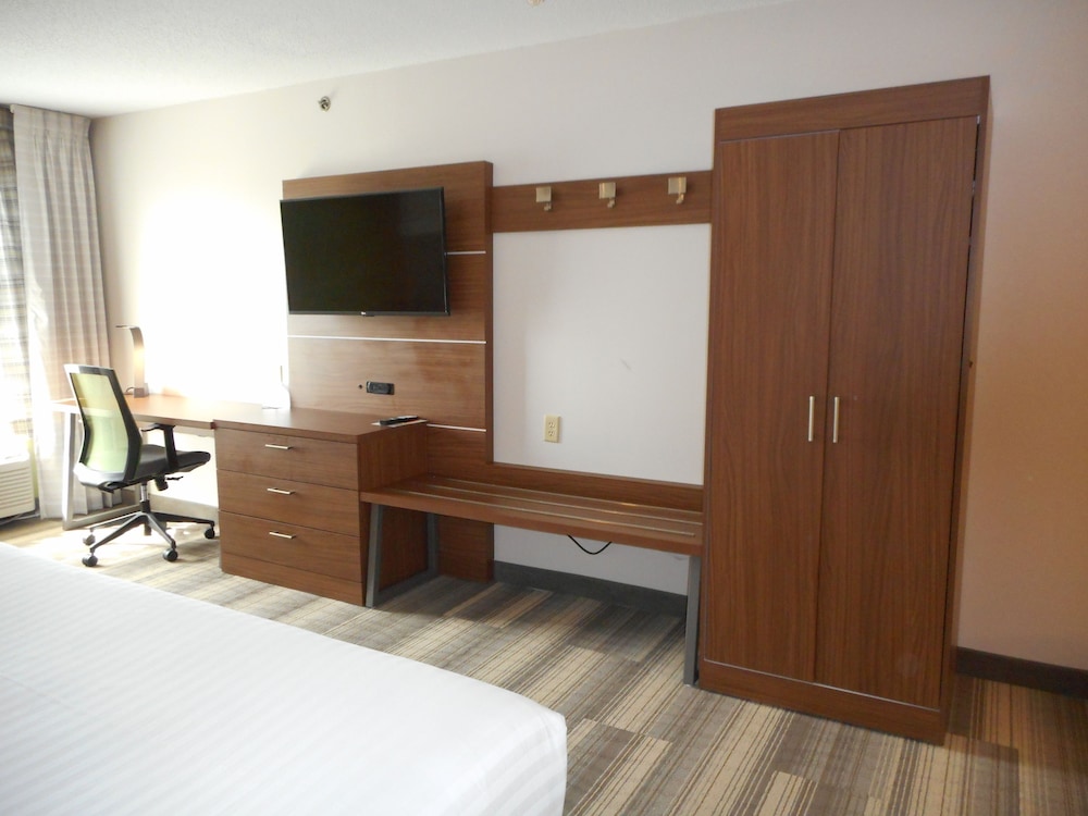 Holiday Inn Express Fairfield an IHG Hotel - photo 5