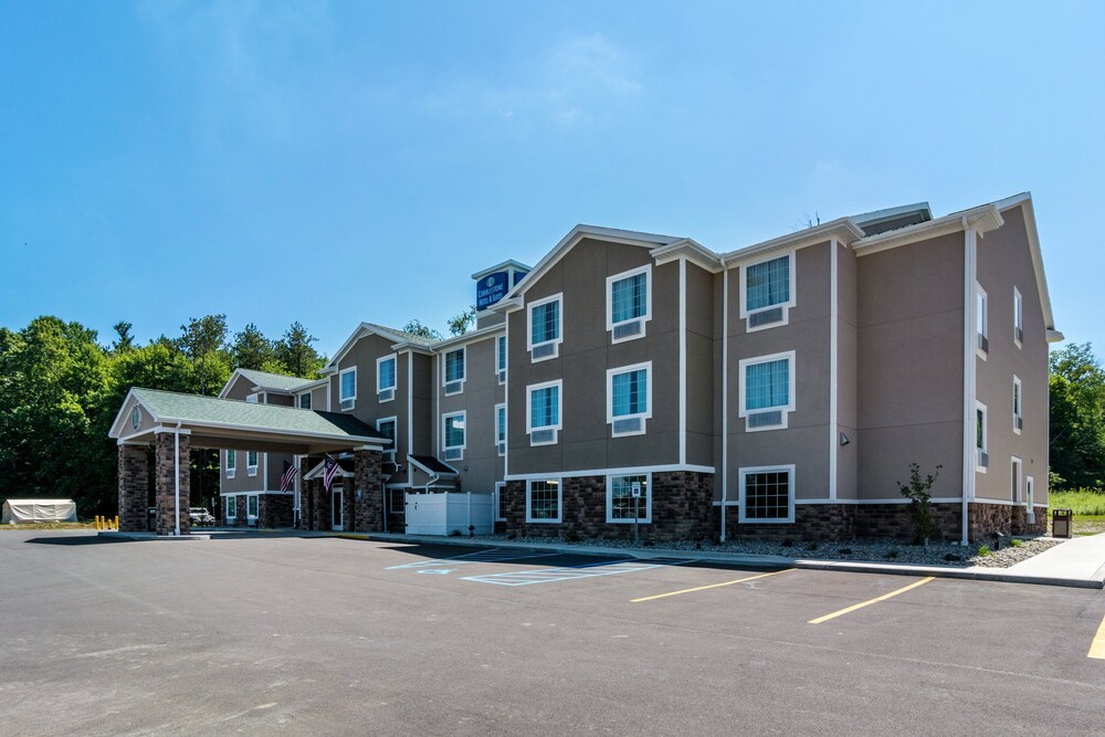 Cobblestone Hotel & Suites Greenville - photo 45