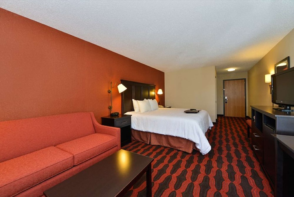 Hampton Inn Sturgis Lagrange Area - photo 17