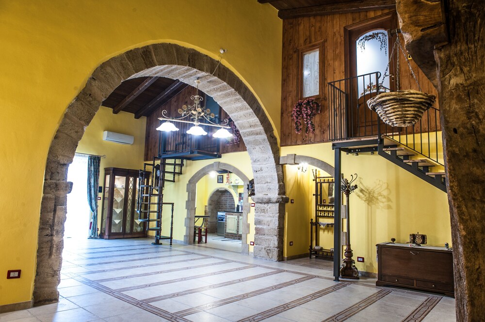 Il vecchio frantoio — 4-Star Luxury Hotel in Augusta, Italy