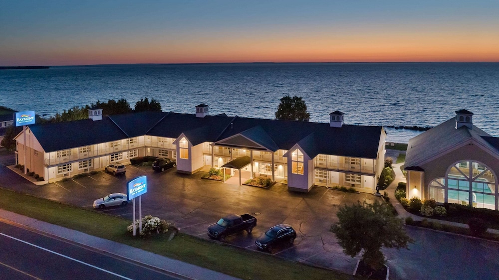 Baymont by Wyndham St. Ignace Lakefront - photo 47