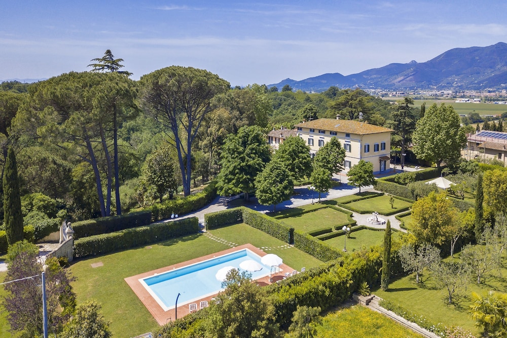 Tenuta Santa Colomba — hotel in Bientina
