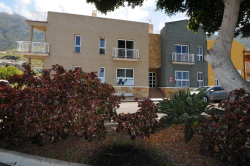 Apartamentos Edalmar — 4-Star Luxury Hotel in Frontera, Spain