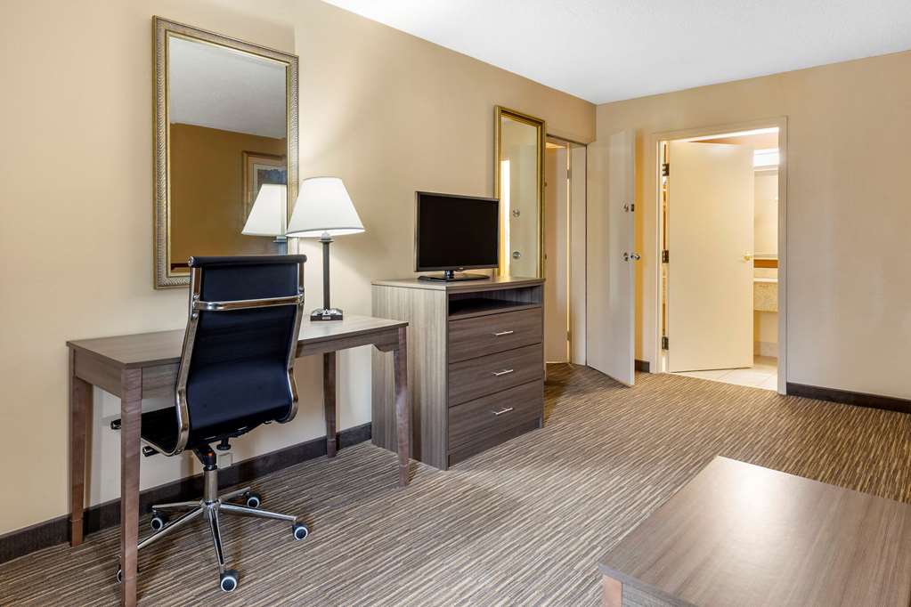 Quality Inn & Suites Hanes Mall - photo 18