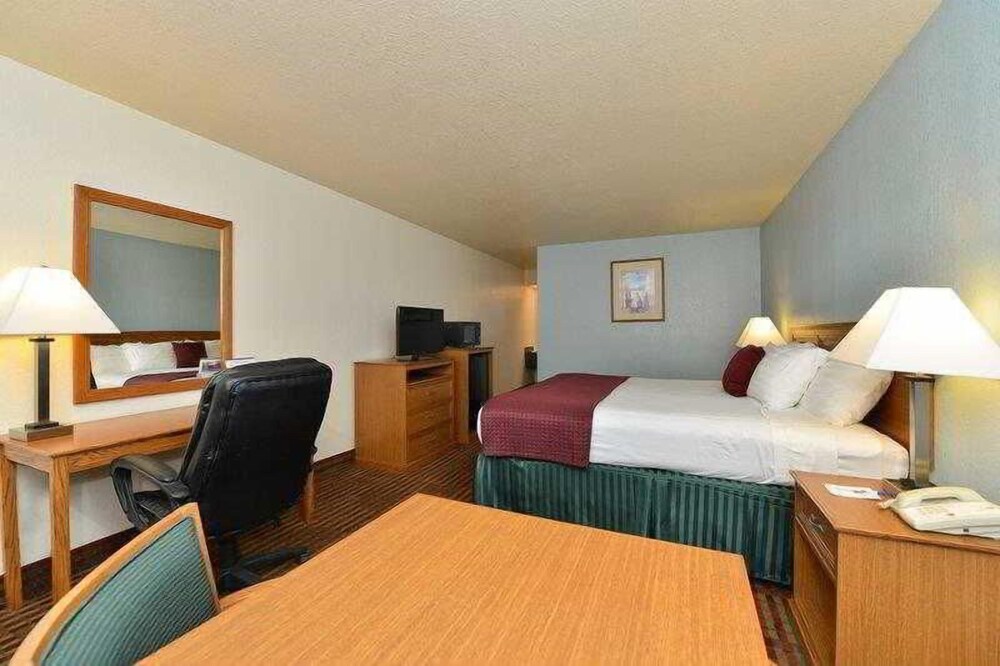 Best Western Western Skies Inn - photo 9