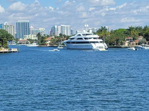 Waterfront Studio Pool Beach Intercostal 5 - photo 6