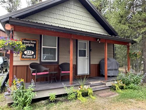 Forest View Cabin — 4-Star Luxury Hotel in West Yellowstone, United States