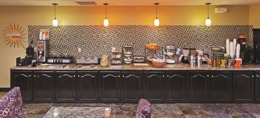 La Quinta Inn & Suites by Wyndham Searcy - photo 22