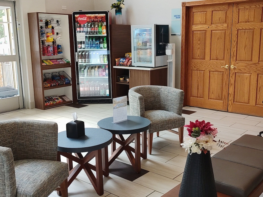 Holiday Inn Express Murrysville Delmont by IHG - photo 14