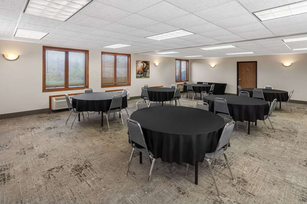 Links Bos Landen Hotel & Spa of Pella Trademark by Wyndham - photo 47