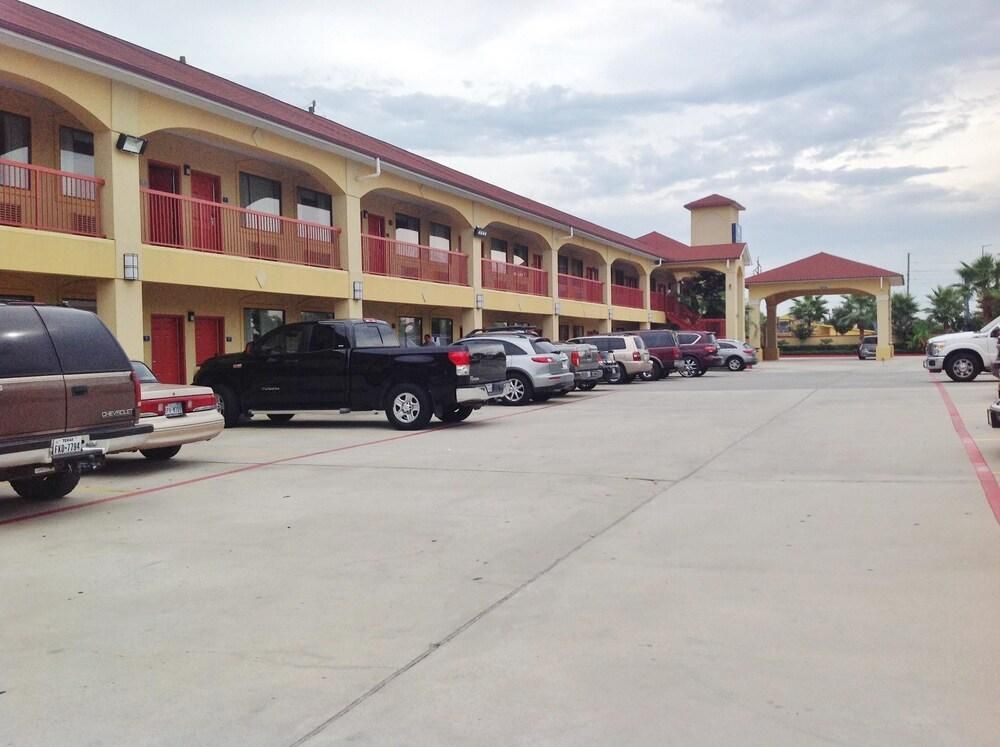 Americas Best Value Inn And Suites Houston Tomball Parkway - photo 24