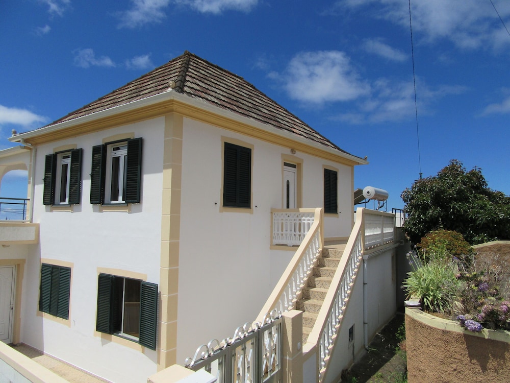 Noite s House Prazeres — 4-Star Luxury Hotel in Calheta, Portugal