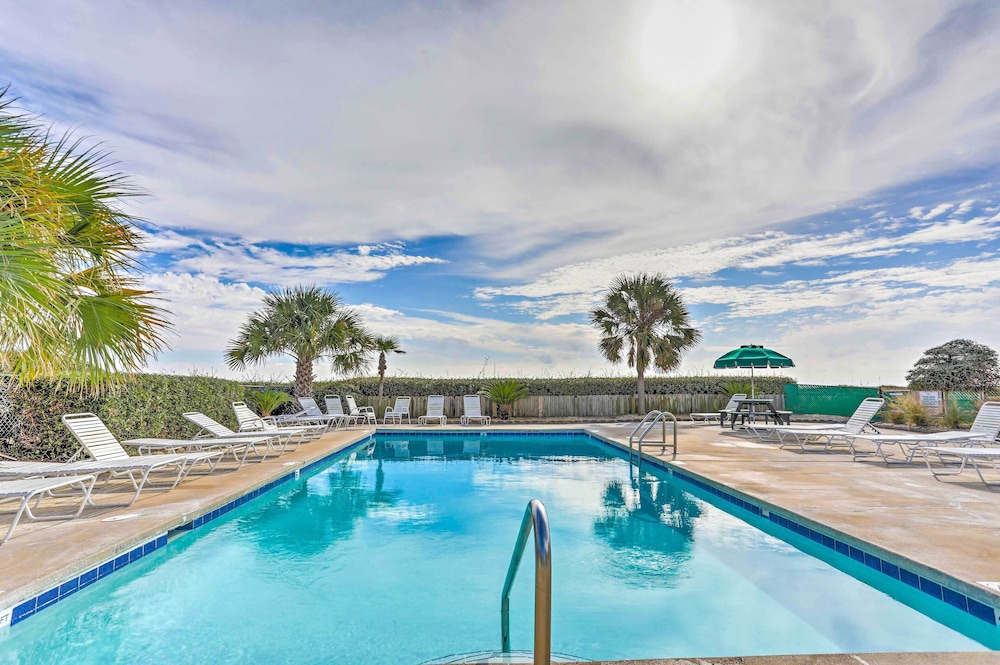 Resort Perks: Gulf Shores Beach inspired Condo - photo 16