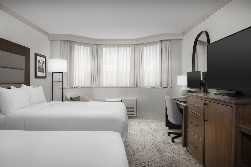 Hilton Arlington National Landing - photo 14