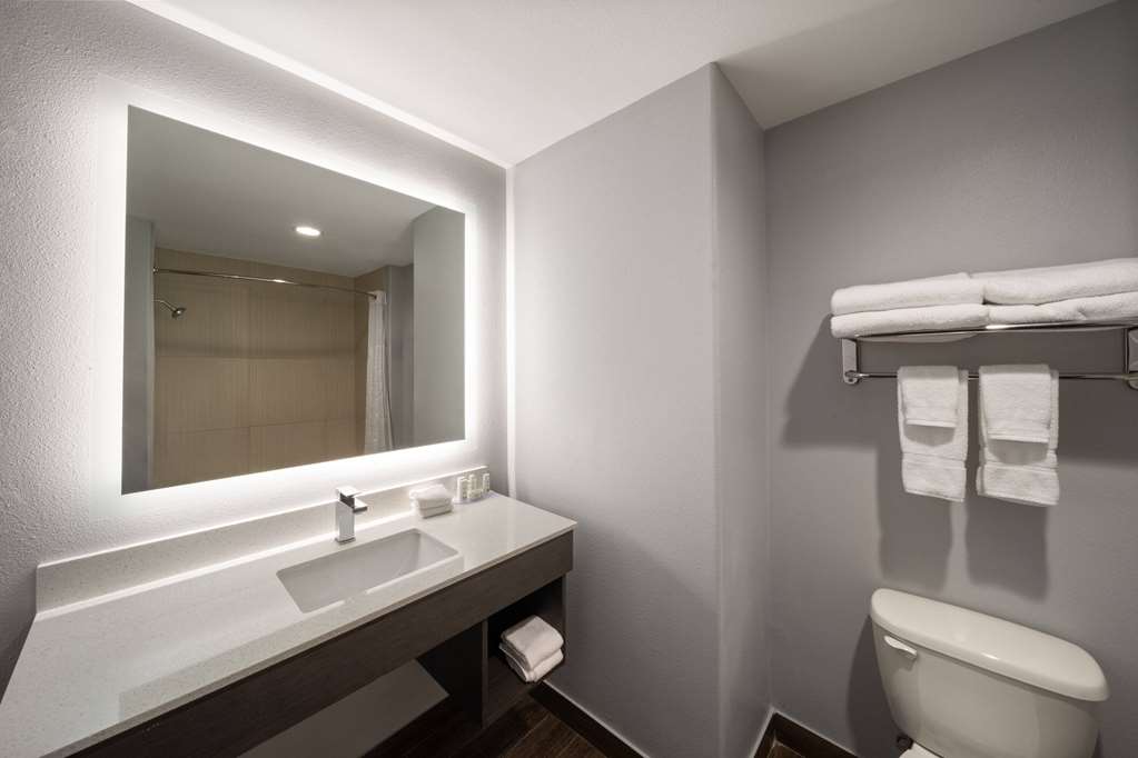 La Quinta Inn & Suites by Wyndham McAlester - photo 30