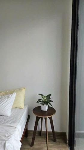 Grey Homestay R103 Vinhomes Ocean Park Gia Lam Ha Noi — 4-Star Luxury Hotel in Hanoi, Vietnam