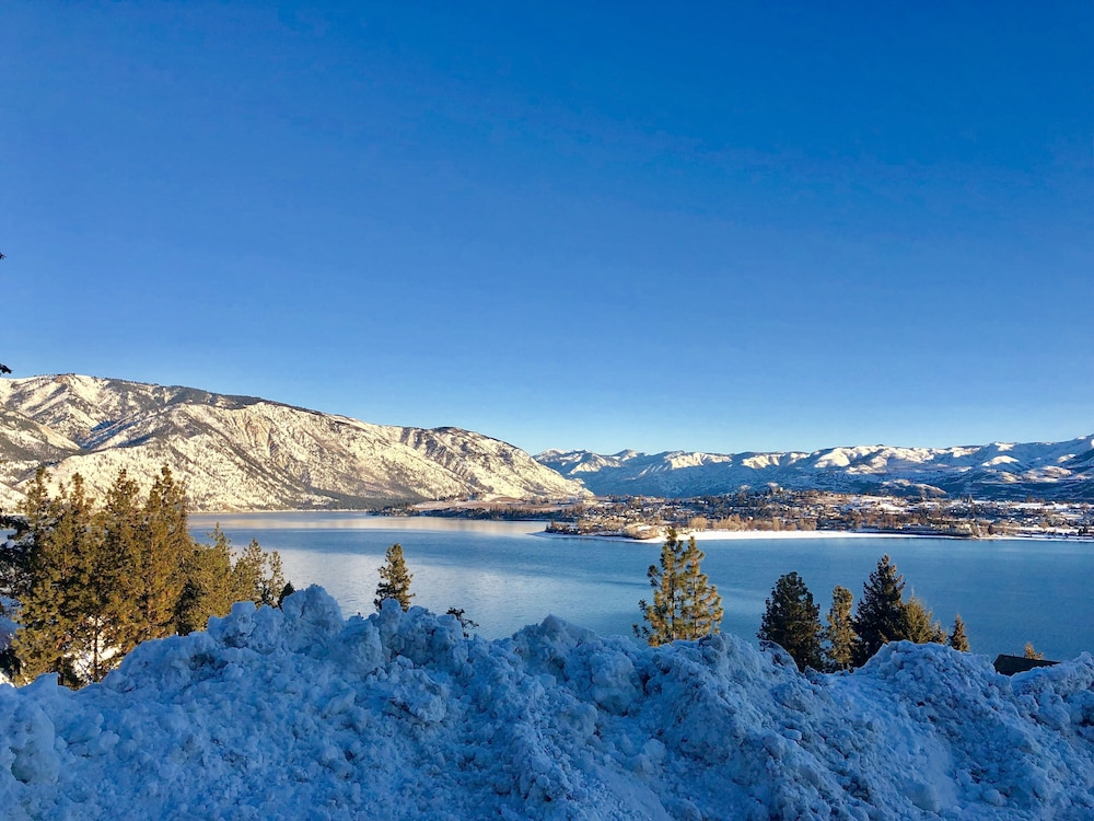 Lakeside Lodge And Suites - photo 90
