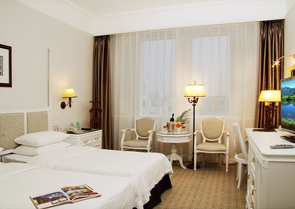 Golden Coast Lawton Hotel in Haikou, People's Republic of China