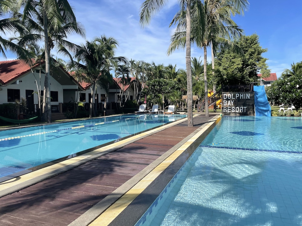 Dolphin Bay Beach Resort — hotel in Sam Roi Yot