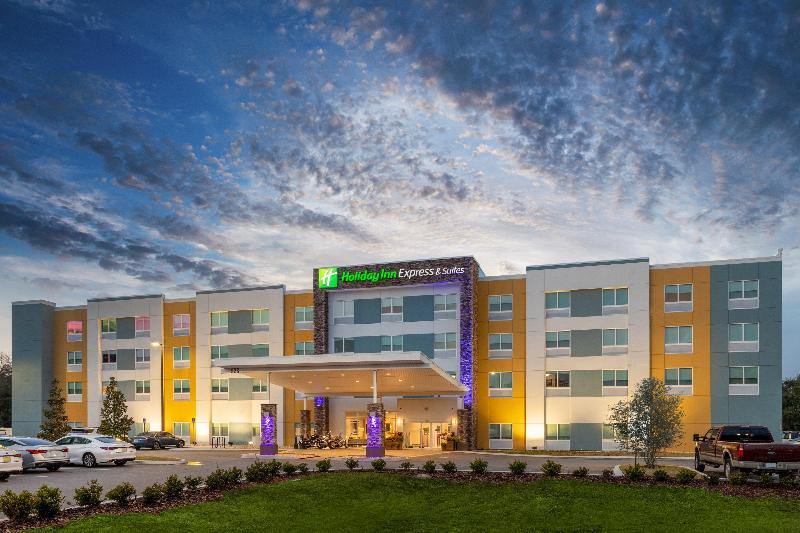 Holiday Inn Express & Suites Wildwood The Villages by IHG in Wildwood, United States