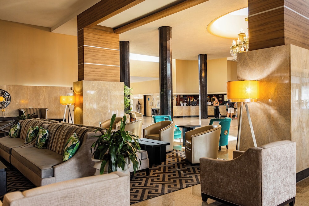 Sherry Frontenac Oceanfront Hotel - photo 7