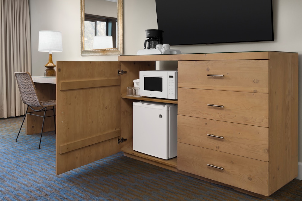 Ashland Hills Hotel & Suites - photo 38