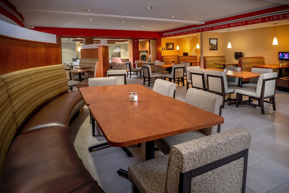 Holiday Inn Hotel & Suites Beckley by IHG - photo 23