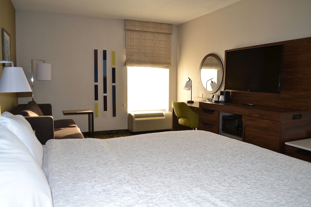 Hampton Inn Medina - photo 13