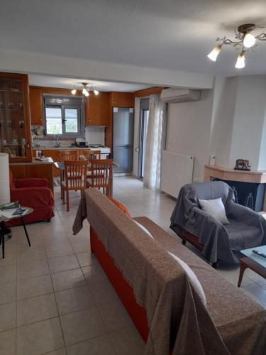 Dominikis appartment — 4-Star Luxury Hotel in Nea Peramos, Greece