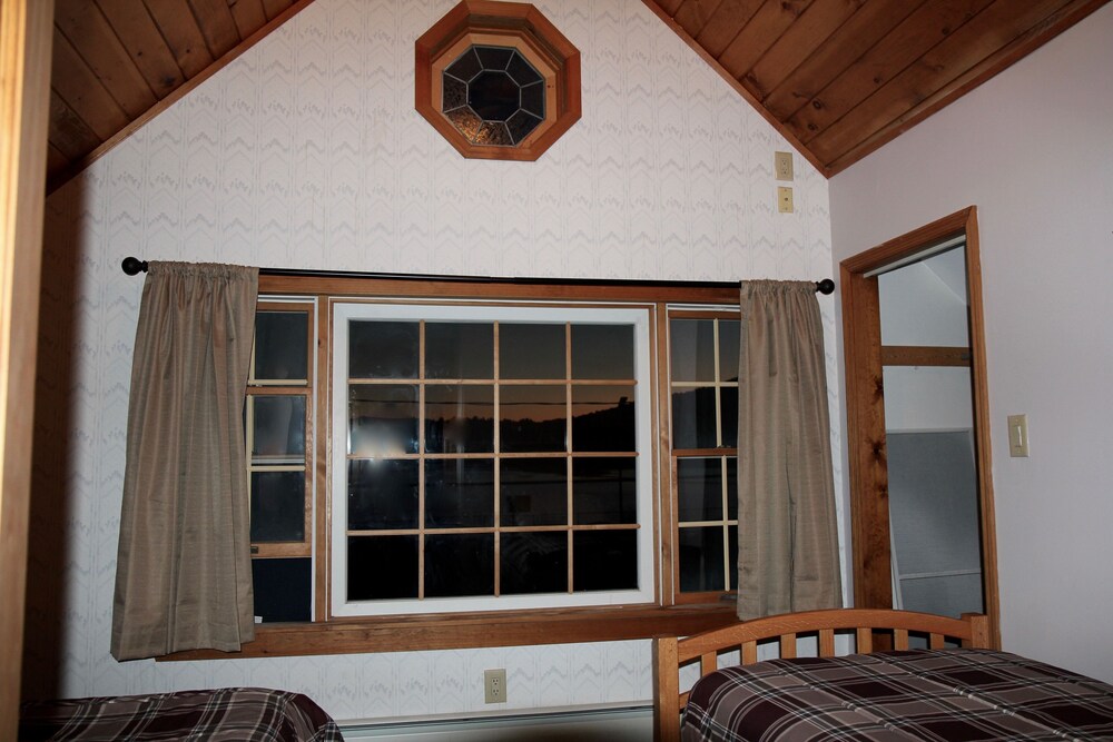 Sara Placid Inn & Suites - photo 35