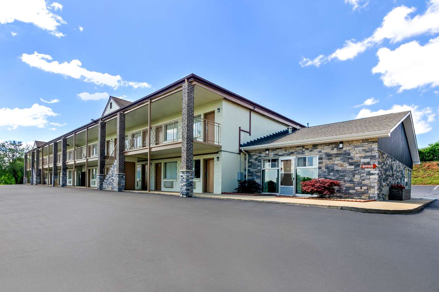 Econo Lodge Lynchburg VA - photo 21