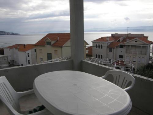 Apartment in Duce with sea view terrace air conditioning washing machine — 4-Star Luxury Hotel in Duce, Croatia