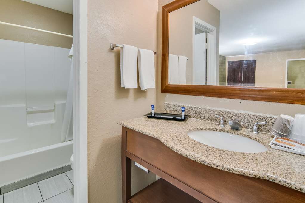 Americas Best Value Inn Baird - photo 6