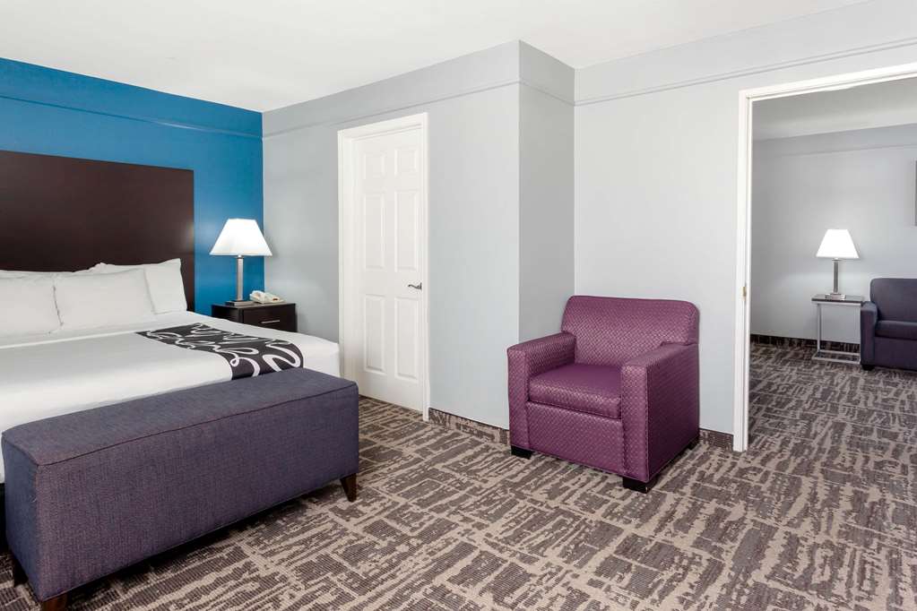 La Quinta Inn & Suites by Wyndham Kerrville - photo 30