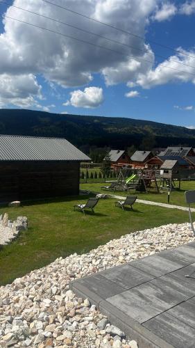 All Season Klimat Dom przy szlaku z prywatnym tarasem i widokiem na Góry Orlickie Sudety Sauna&Jacuzzi Skalne Miasto 4km do Zieleniec SKI Arena in Unknown City, Poland