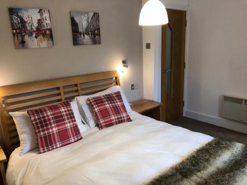 Number 19 Cardigan — 4-Star Luxury Hotel in Cardigan, United Kingdom
